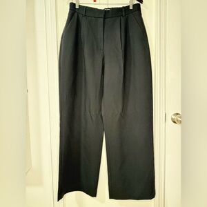 Like NEW— Abercrombie Curve Love black dress trouser size 12